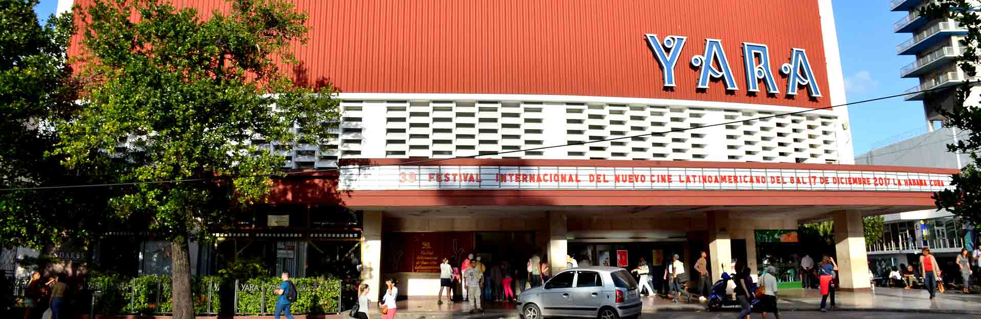 Vista-del-cine-Yara-en-la-Habana-CubaTravel